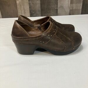 Dansko Brown Leather Scalloped Studded Clogs Mules Womens Size 37 US 6.5-7